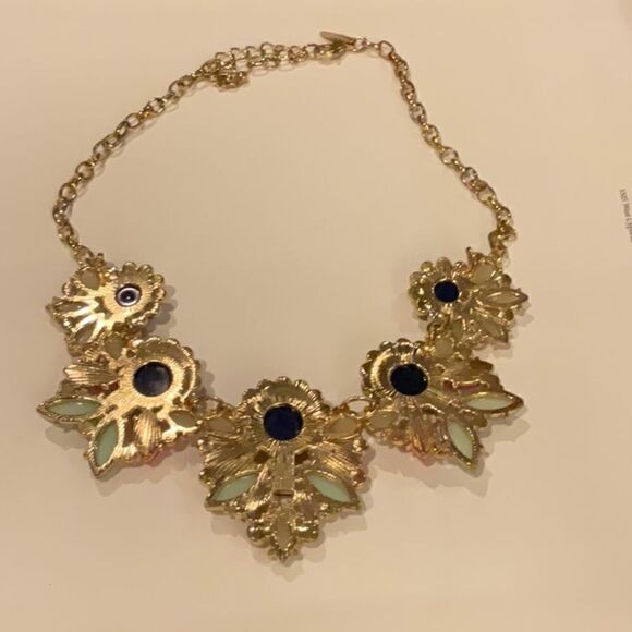 NY Statement Necklace    - Picture 4 of 4